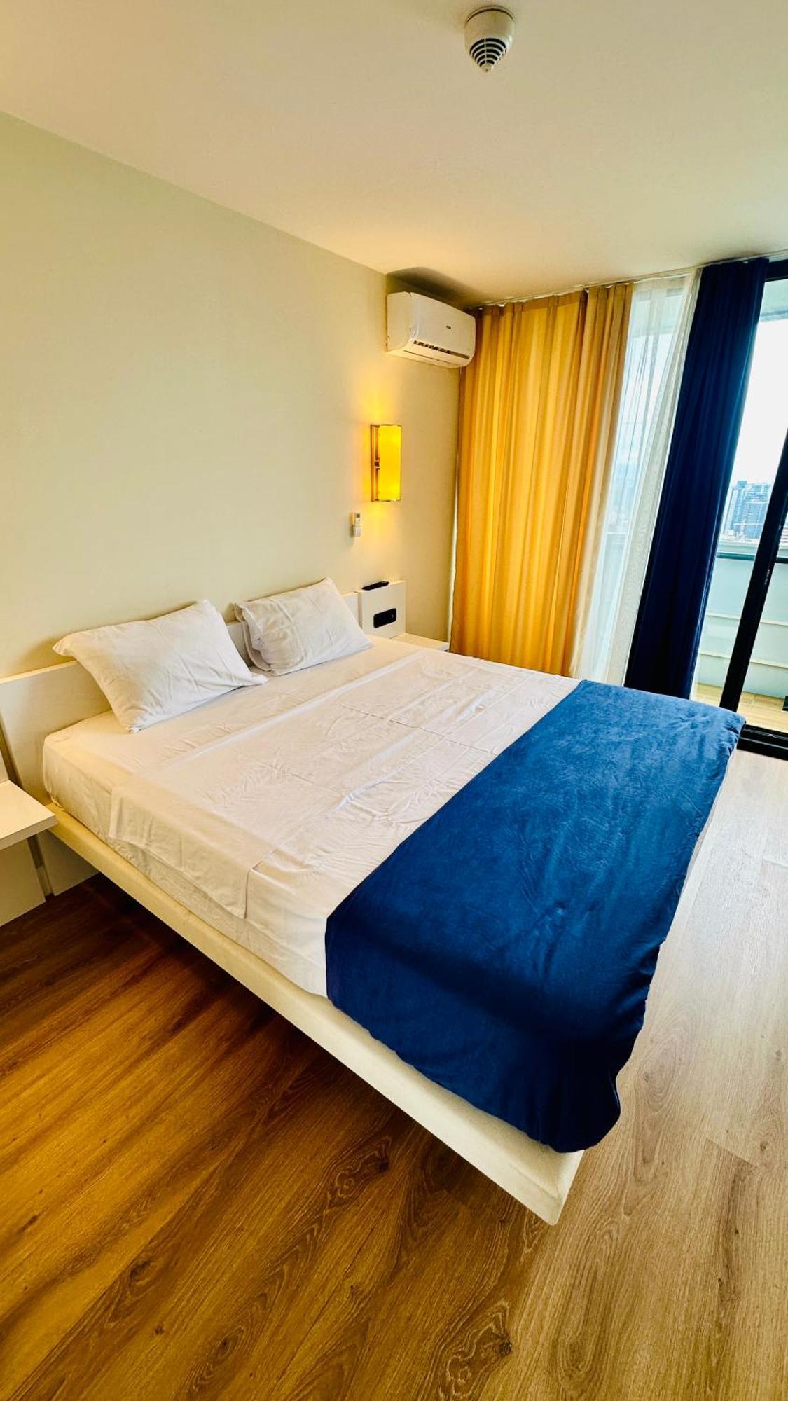 Hotel New Orbi Batumi Exterior foto