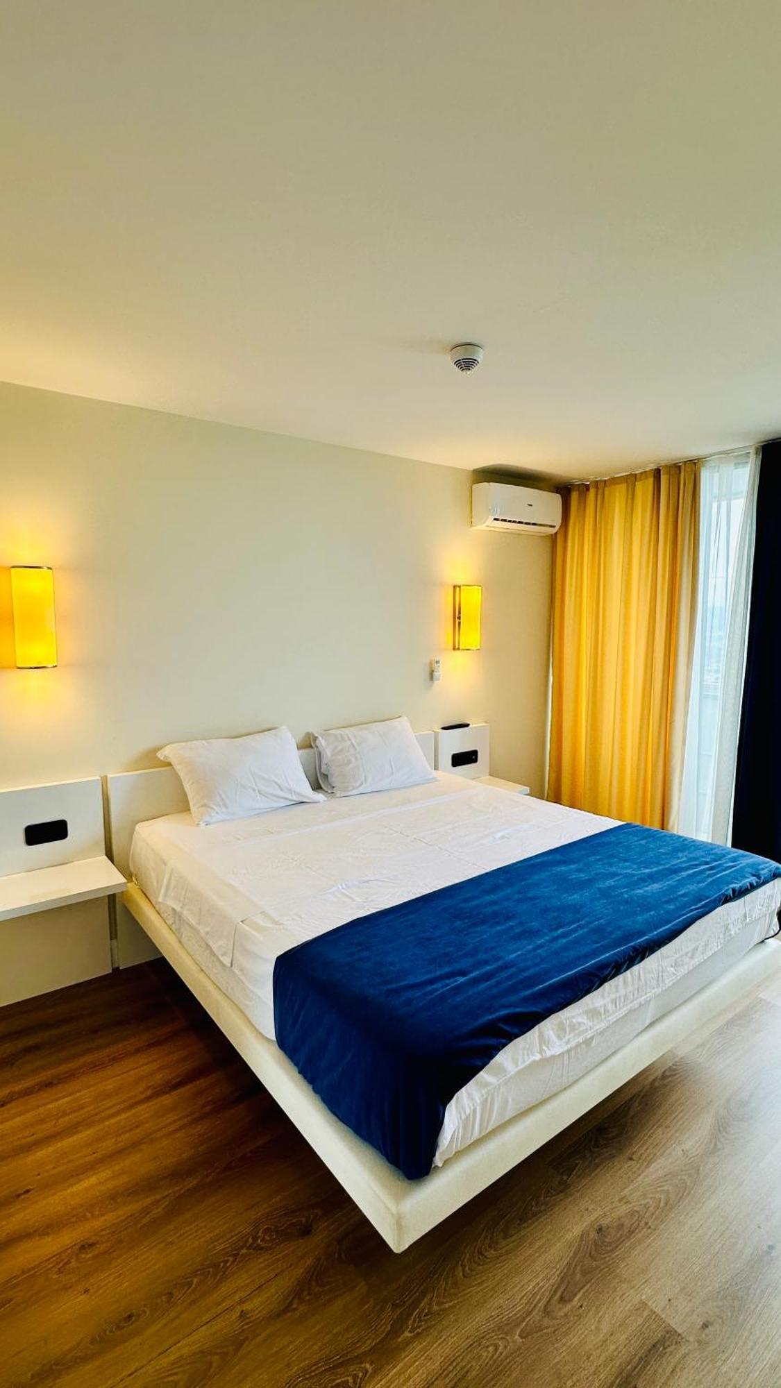 Hotel New Orbi Batumi Exterior foto